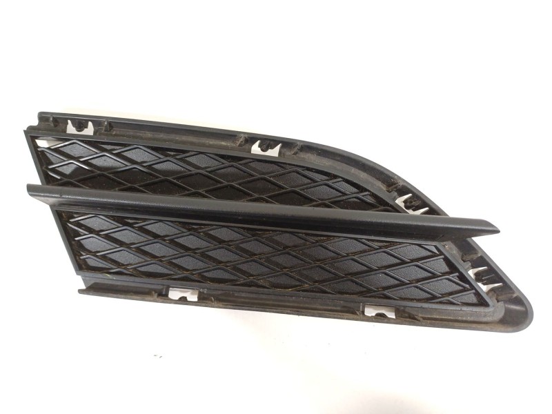 Recambio de rejilla paragolpes derecha para bmw serie 3 berlina (e90) 320i referencia OEM IAM 51117138418  