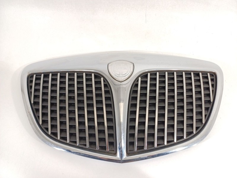 Recambio de rejilla delantera para lancia ypsilon (101) 1.3 16v multijet argento referencia OEM IAM 735349457  