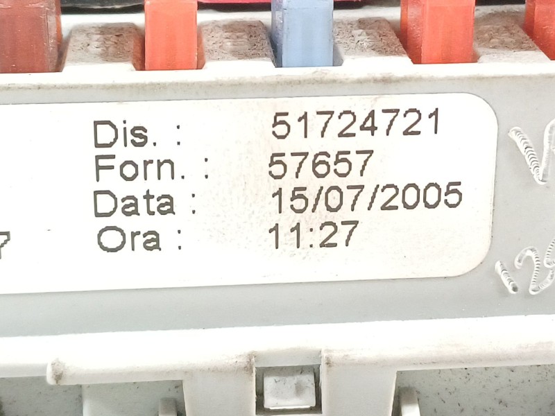 Recambio de caja reles / fusibles para lancia ypsilon (101) 1.3 16v multijet argento referencia OEM IAM 51724721  