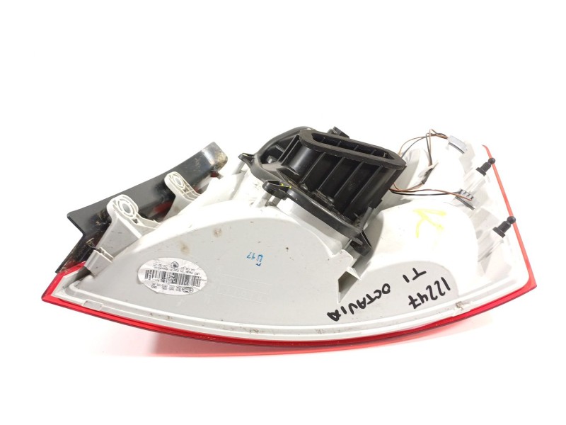 Recambio de piloto trasero izquierdo para skoda octavia iii combi (5e5, 5e6) 1.6 tdi referencia OEM IAM 5E594509506S  