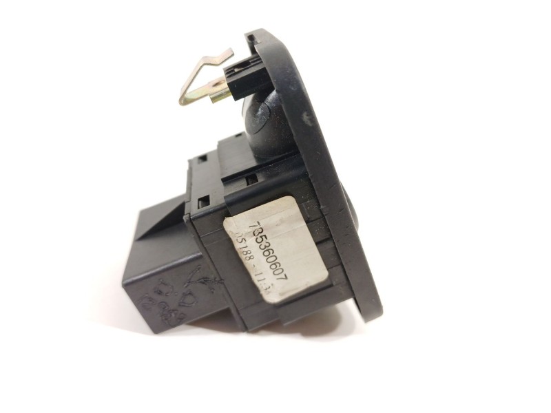 Recambio de mando elevalunas delantero derecho para lancia ypsilon (101) 1.3 16v multijet argento referencia OEM IAM 735360607  