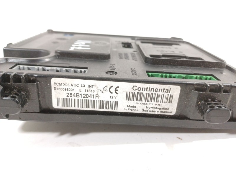 Recambio de caja reles / fusibles para renault megane iii berlina 5 p dynamique referencia OEM IAM 284B12041R  