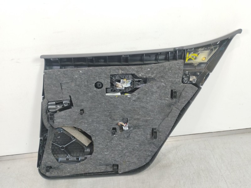 Recambio de guarnecido puerta trasera izquierda para porsche panamera diesel referencia OEM IAM   