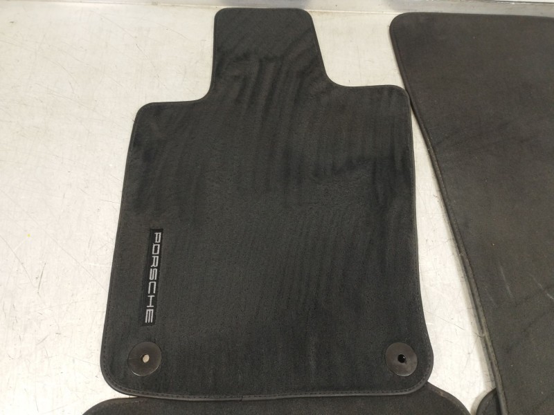 Recambio de juego de alfombrillas para porsche panamera diesel referencia OEM IAM   