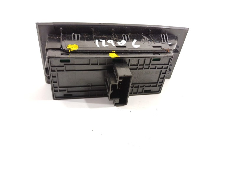 Recambio de mando elevalunas delantero izquierdo para skoda octavia lim. (5e3) l&k referencia OEM IAM 5E0959857A  