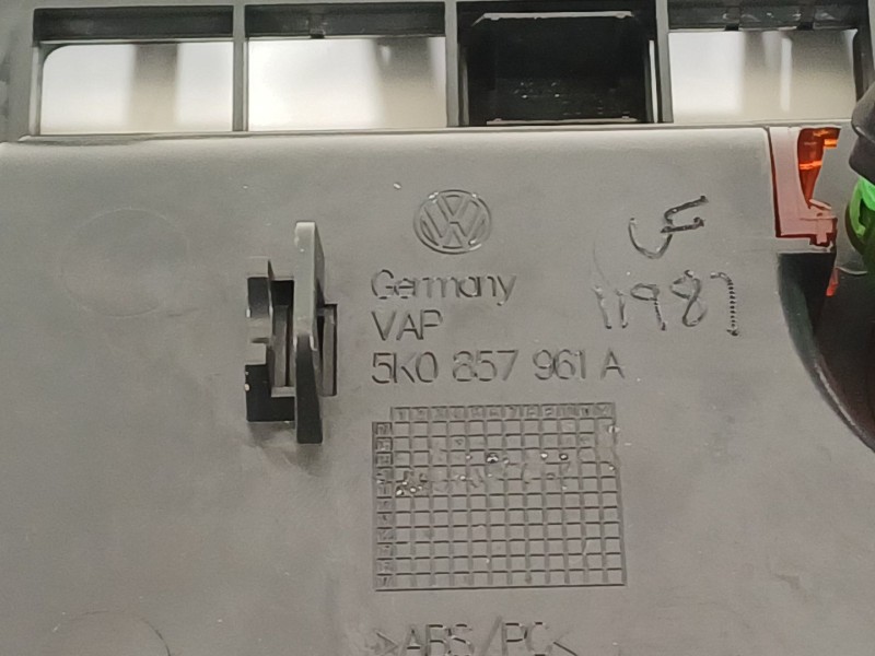 Recambio de cenicero para volkswagen golf vi (5k1) gti referencia OEM IAM 5K0857961A  