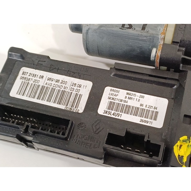 Recambio de motor elevalunas delantero izquierdo para renault megane iii berlina 5 p dynamique referencia OEM IAM 807315510R  