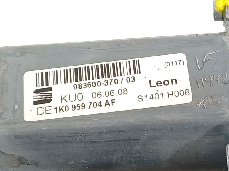 Recambio de motor elevalunas trasero derecho para seat leon (1p1) reference referencia OEM IAM 1K0959704AF  