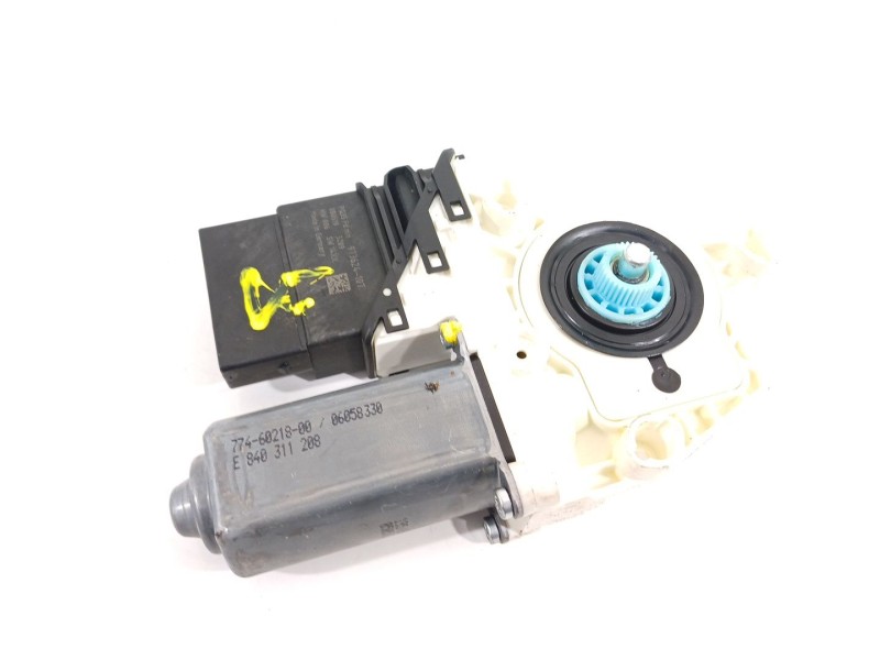 Recambio de motor elevalunas trasero derecho para seat leon (1p1) reference referencia OEM IAM 1K0959704AF  