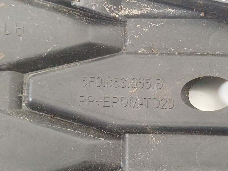 Recambio de rejilla paragolpes izquierda para seat leon sc (5f5) fr referencia OEM IAM 5F0853665R  