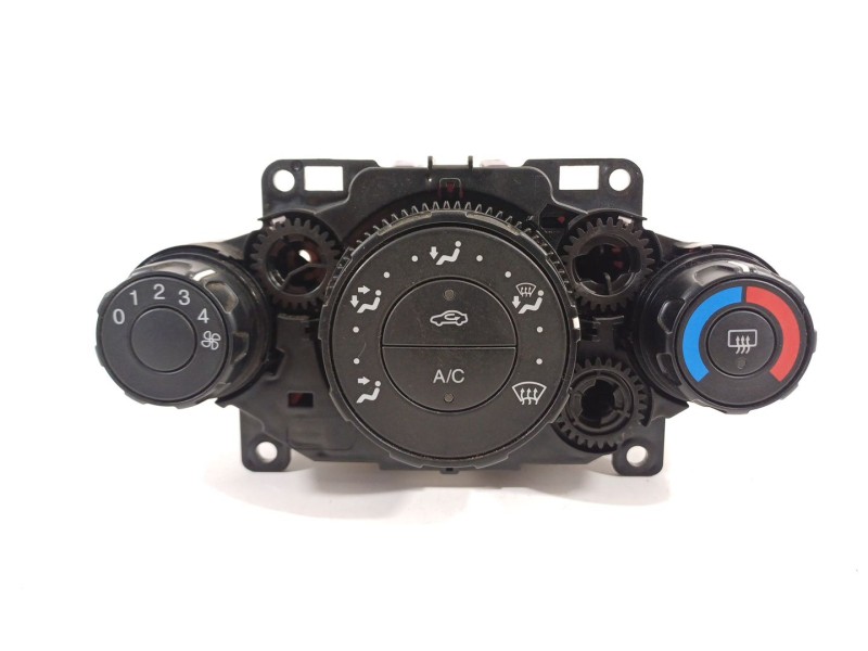 Recambio de mando climatizador para ford fiesta (cb1) ambiente referencia OEM IAM 8A6119980AE  