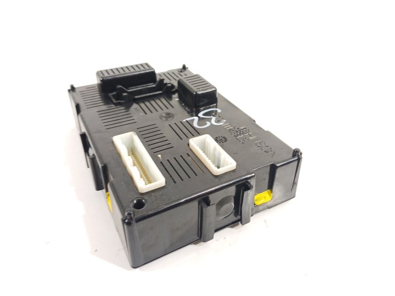 Recambio de modulo electronico para renault clio iii confort dynamique referencia OEM IAM 8200343732 21677738 BCML2R