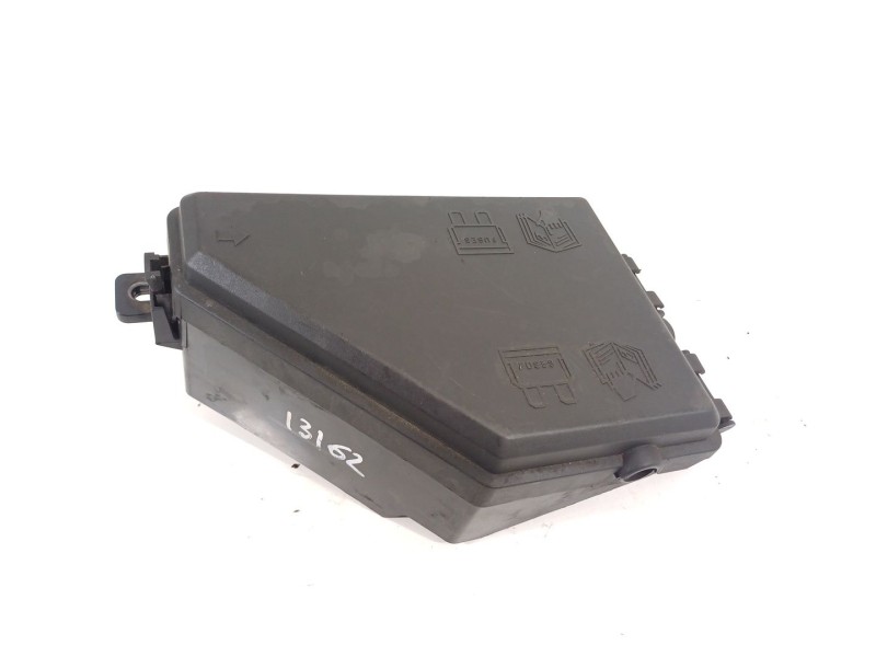 Recambio de caja reles / fusibles para land rover freelander baikal familiar referencia OEM IAM YQE500330  082928062106
