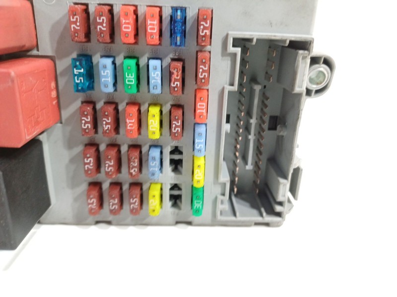 Recambio de caja reles / fusibles para citroën jumper ii furgoneta 2.2 hdi 100 referencia OEM IAM 1361296080  