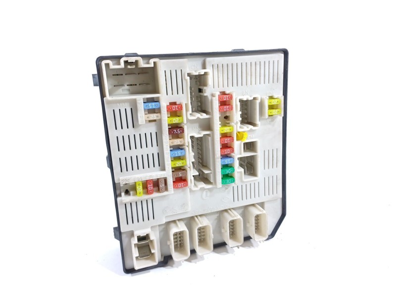 Recambio de caja reles / fusibles para renault megane iii sport tourer dynamique referencia OEM IAM 284B60008R 519339311 USMBD95