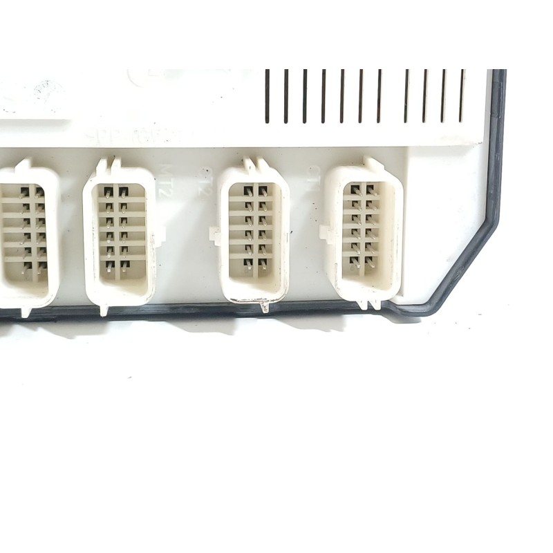 Recambio de caja reles / fusibles para renault megane iii sport tourer dynamique referencia OEM IAM 284B60008R 519339311 USMBD95