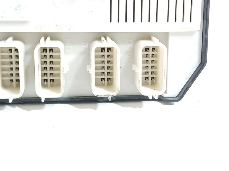 Recambio de caja reles / fusibles para renault megane iii sport tourer dynamique referencia OEM IAM 284B60008R 519339311 USMBD95