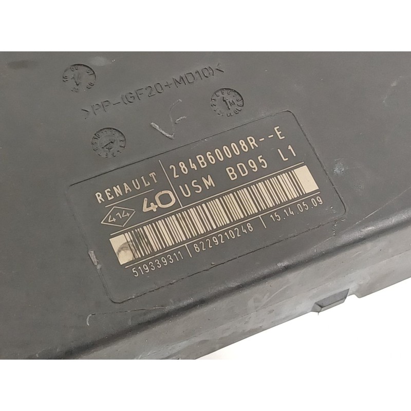 Recambio de caja reles / fusibles para renault megane iii sport tourer dynamique referencia OEM IAM 284B60008R 519339311 USMBD95