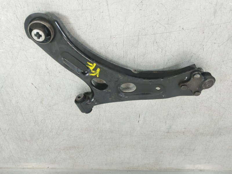 Recambio de brazo suspension inferior delantero derecho para peugeot 208 2020 referencia OEM IAM   