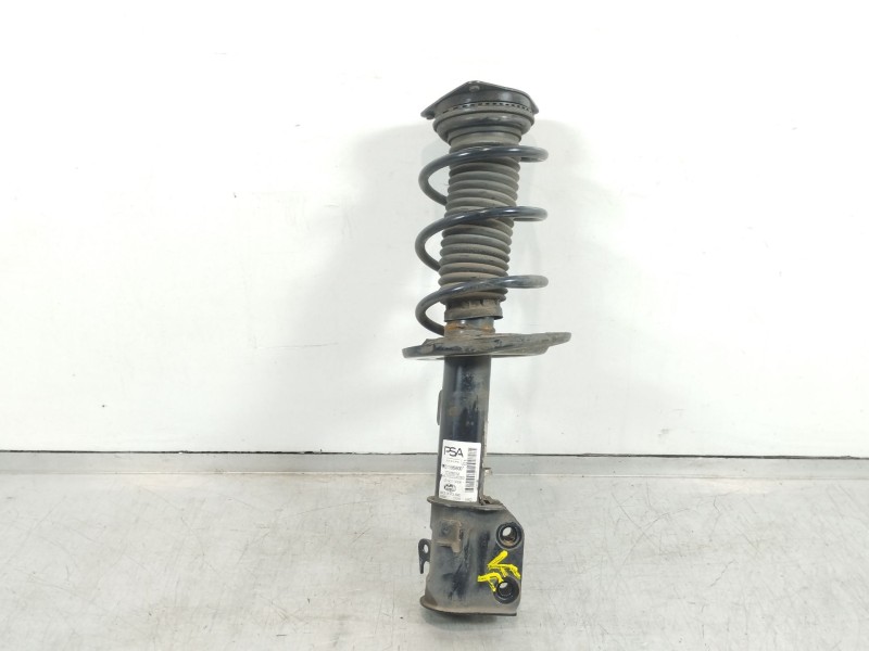Recambio de amortiguador delantero derecho para peugeot 208 2020 referencia OEM IAM 98311689800  