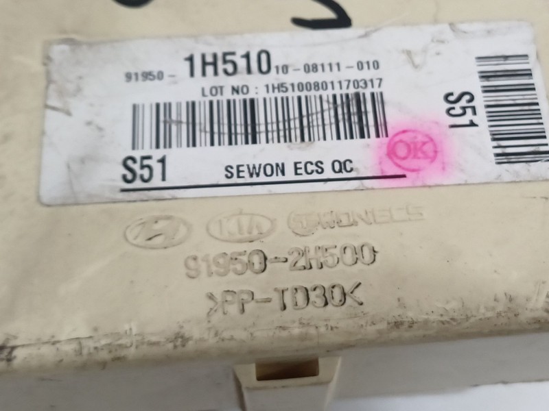 Recambio de caja reles / fusibles para kia cee´d emotion referencia OEM IAM 919501H51010  