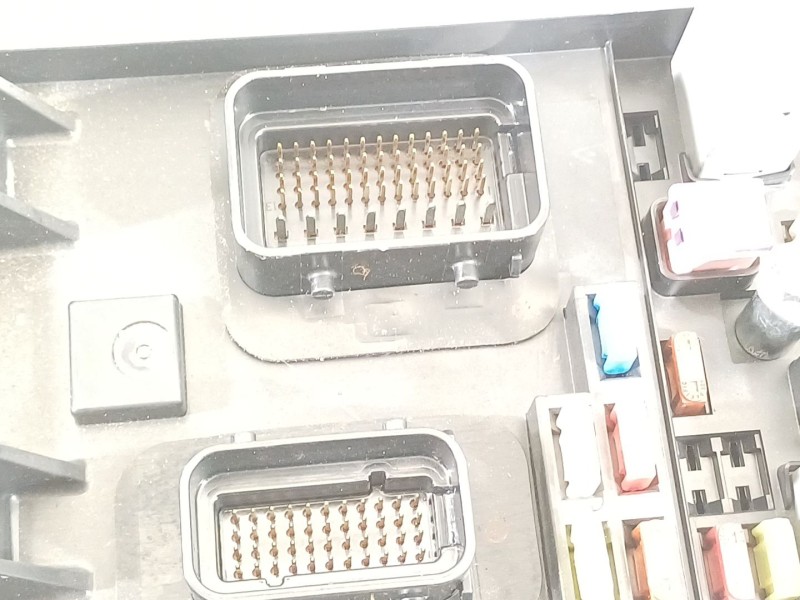 Recambio de caja reles / fusibles para kia carnival / grand carnival iii (vq) 2.2 crdi referencia OEM IAM 919504D240OP  