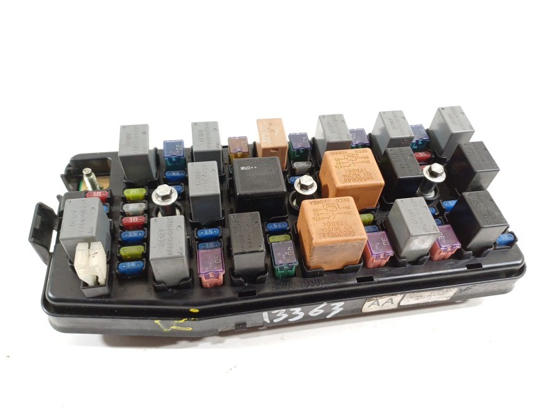 Recambio de caja reles / fusibles para chevrolet captiva van (c100) vcdi a las 4 ruedas referencia OEM IAM 07212D   Recambio de caja reles / fusibles para chevrolet captiva van (c100) vcdi a las 4 ruedas referencia OEM IAM 07212D