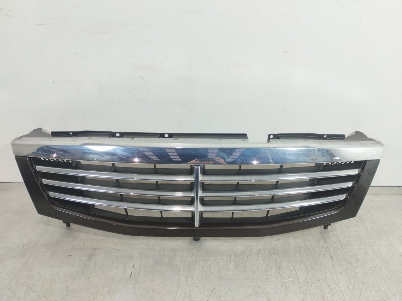Recambio de rejilla delantera para ssangyong rexton 2.9 td gls referencia OEM IAM 7946308000  7946008000