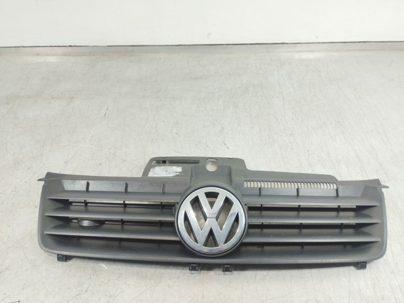 Recambio de rejilla delantera para volkswagen polo (9n1) match referencia OEM IAM 6q0853651c  1j5853601