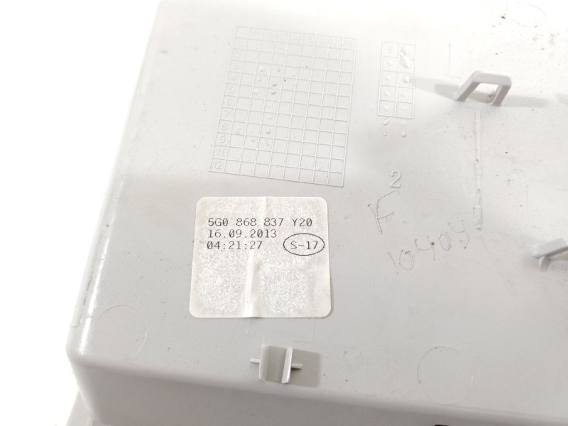 Recambio de luz interior para volkswagen golf vii lim. advance bluemotion referencia OEM IAM 5G0868837  