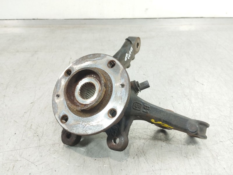 Recambio de mangueta delantera derecha para peugeot 208 2020 referencia OEM IAM   