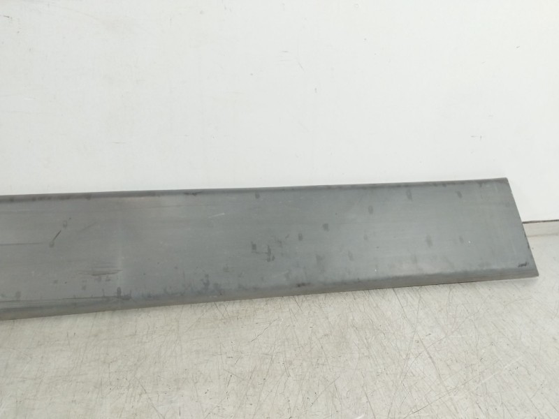 Recambio de moldura para fiat ducato combi 30 (290) 130 (l1h1) referencia OEM IAM 1306606070  