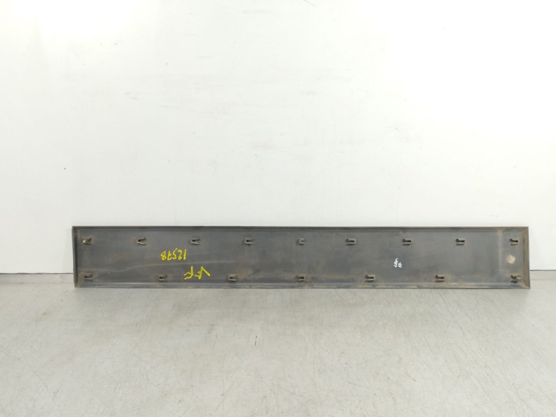 Recambio de moldura para fiat ducato combi 30 (290) 130 (l1h1) referencia OEM IAM 1306606070  