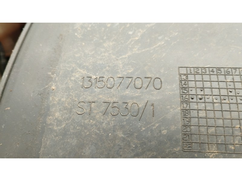 Recambio de rejilla delantera para fiat ducato combi 30 (290) 130 (l1h1) referencia OEM IAM 1315077070  