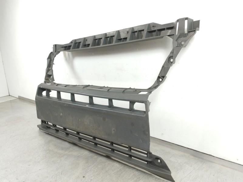 Recambio de rejilla delantera para fiat ducato combi 30 (290) 130 (l1h1) referencia OEM IAM 1315077070  