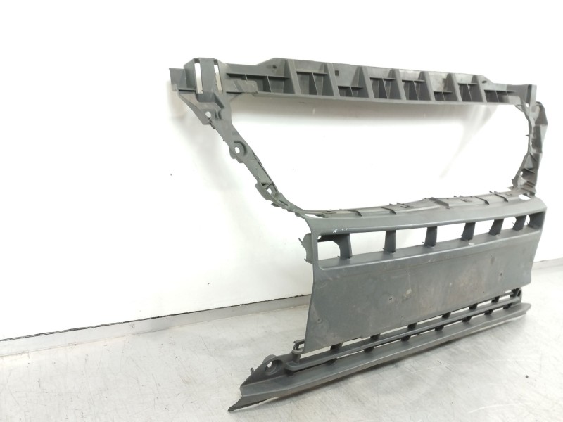 Recambio de rejilla delantera para fiat ducato combi 30 (290) 130 (l1h1) referencia OEM IAM 1315077070  