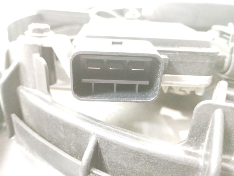 Recambio de electroventilador para kia stonic (ybcuv) platinum edition referencia OEM IAM 25380h8200  