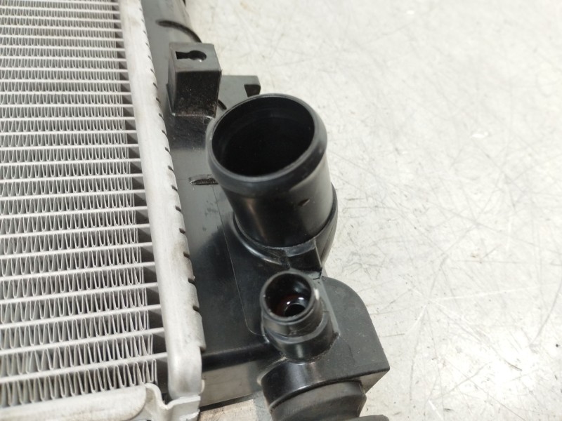 Recambio de radiador agua para kia stonic (ybcuv) platinum edition referencia OEM IAM 2543011xx  