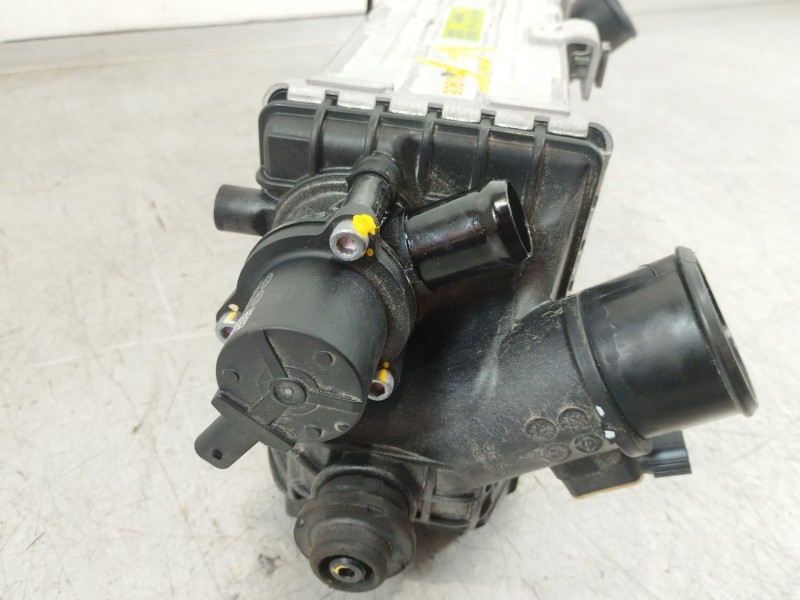 Recambio de intercooler para kia stonic (ybcuv) platinum edition referencia OEM IAM 2827007300  