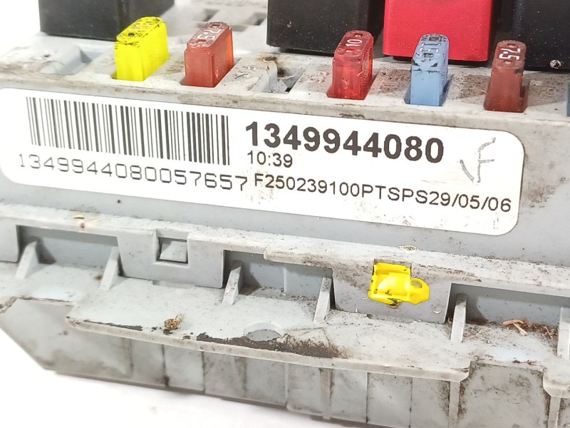 Recambio de caja reles / fusibles para peugeot boxer autobús 2.2 hdi 120 referencia OEM IAM 1349944080  