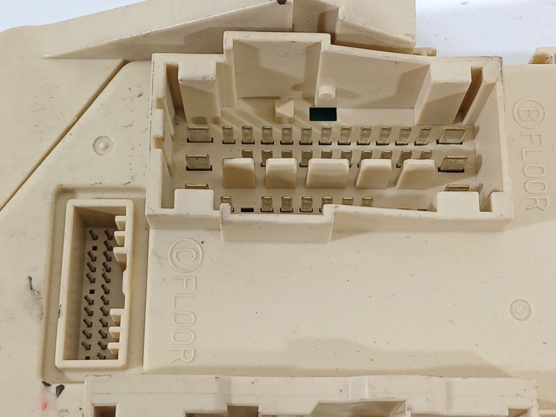 Recambio de caja reles / fusibles para hyundai i30 (gd) 1.4 cat referencia OEM IAM 91950A6021  