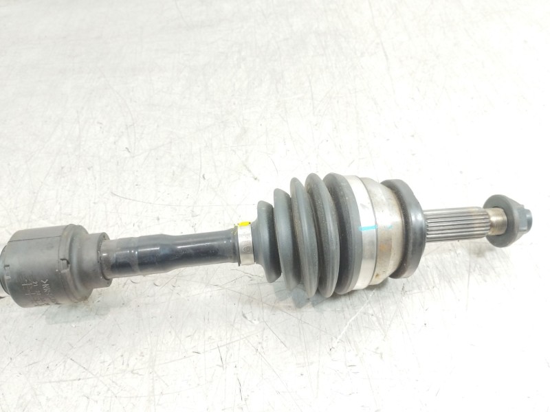 Recambio de transmision delantera derecha para kia stonic (ybcuv) platinum edition referencia OEM IAM 49501H8250  