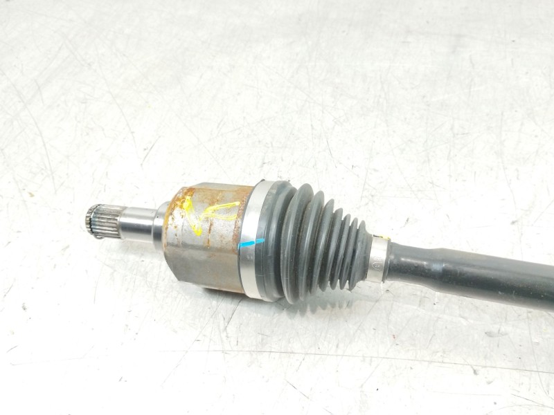 Recambio de transmision delantera derecha para kia stonic (ybcuv) platinum edition referencia OEM IAM 49501H8250  