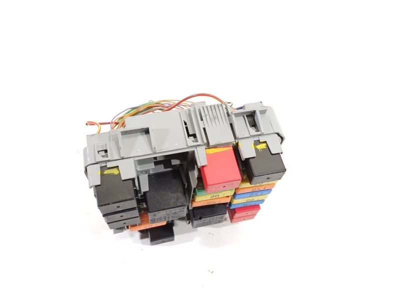Recambio de caja reles / fusibles para opel combo e tour / life (k9) 1.2 referencia OEM IAM 52028777  