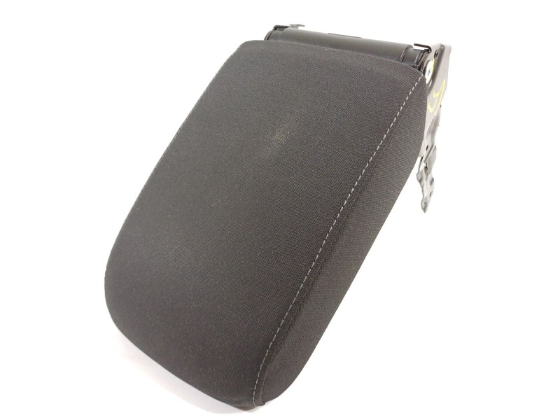 Recambio de apoyabrazos central para volkswagen golf vii lim. advance bluemotion referencia OEM IAM 687774  5G0885961D