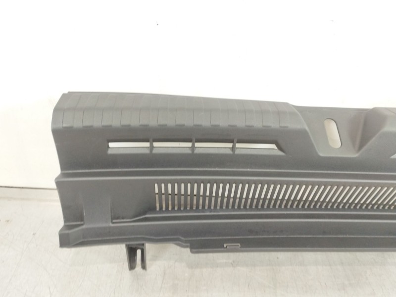 Recambio de moldura para audi a1 sportback (gba) 25 tfsi básico referencia OEM IAM 82A863471  
