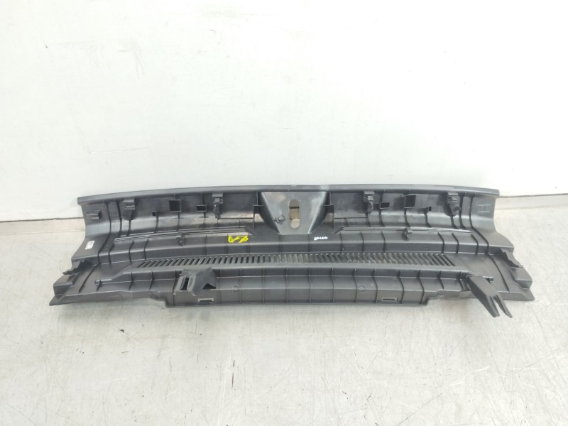 Recambio de moldura para audi a1 sportback (gba) 25 tfsi básico referencia OEM IAM 82A863471  