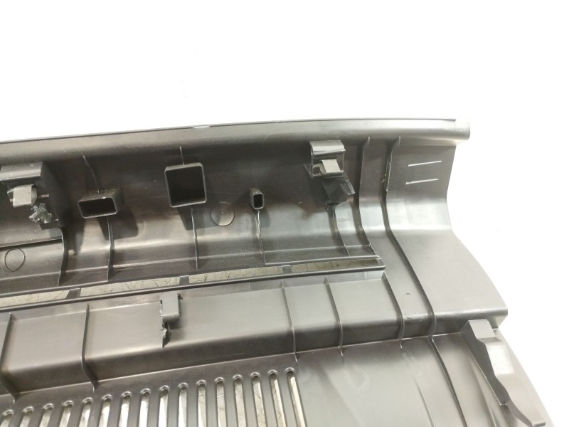 Recambio de moldura para audi a1 sportback (gba) 25 tfsi básico referencia OEM IAM 82A863471  