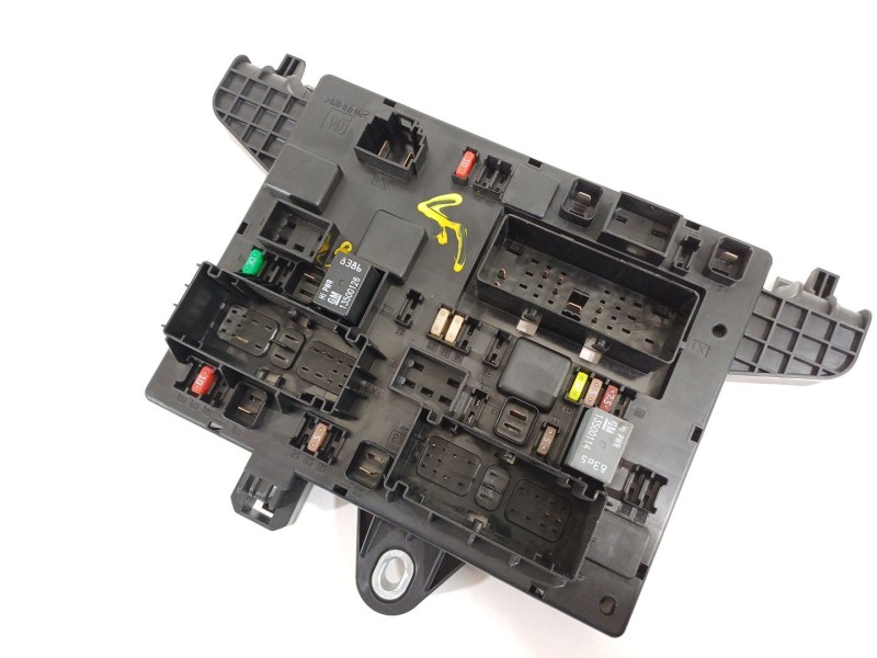 Recambio de caja reles / fusibles para opel astra j lim. selective referencia OEM IAM 13343950  365927271