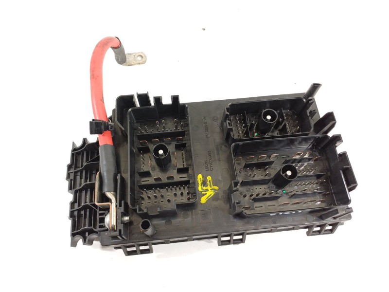 Recambio de caja reles / fusibles para opel astra j lim. cosmo referencia OEM IAM 13313207  1110013AA